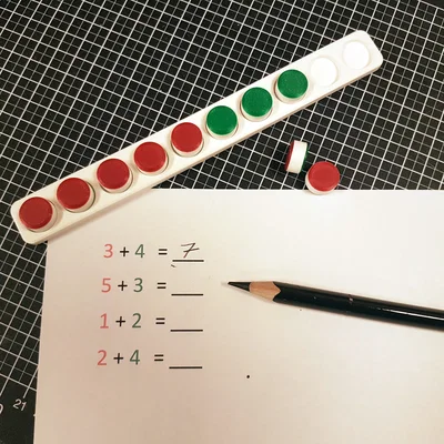 Dụng cụ học cộng số đến 10 (Learning aid for adding numbers)
