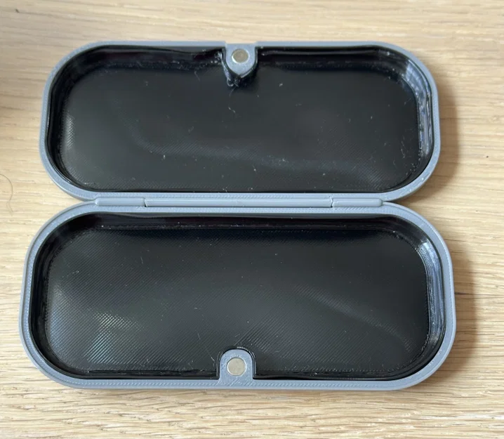 Hộp đựng kính râm clip-on (living hinge) - Image 3