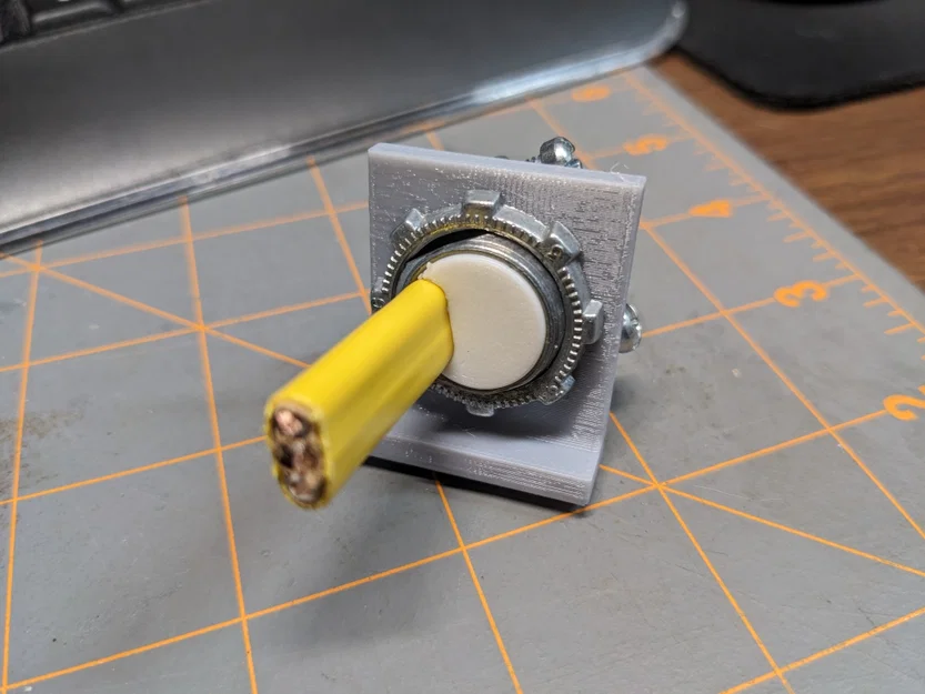 Nút bịt (Plug) cho Clamp Connector dây Romex - Image 1