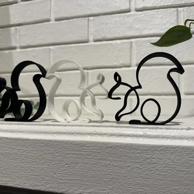 Tượng sóc trang trí phong cách nghệ thuật đường nét tối giản