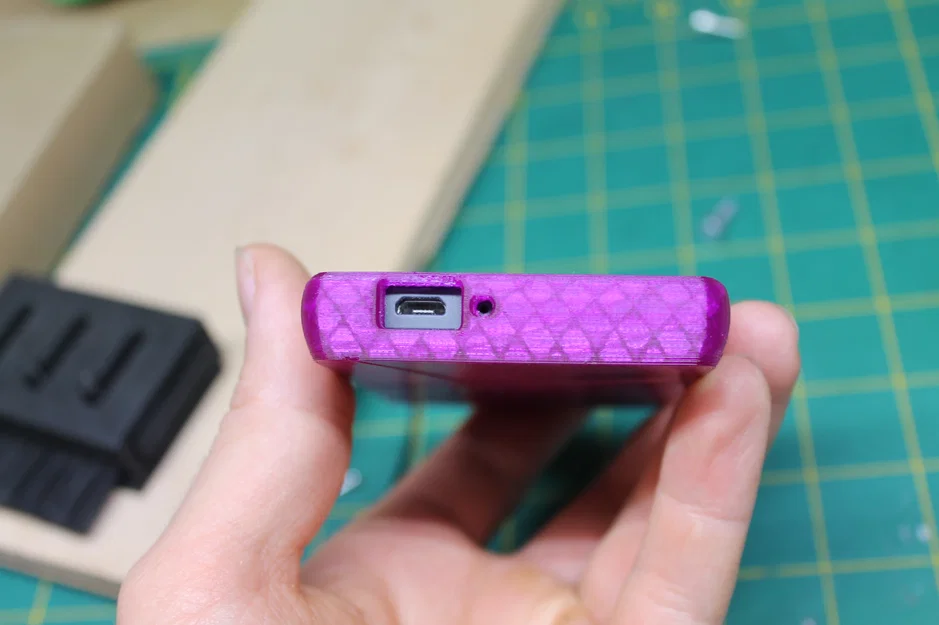 Ốp lưng bảo vệ 3D cho Light Phone 2 bằng nhựa dẻo TPU - Image 4
