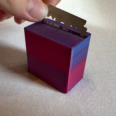 Hộp đựng lưỡi dao cạo (Razor Blade) có nắp