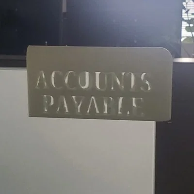 Ốp bọc góc kính văn phòng - Nhãn Accounts Payable (Kế toán công nợ)