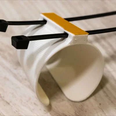 Giá treo ổ cắm điện trên dây nguồn (Power cord outlet holder)