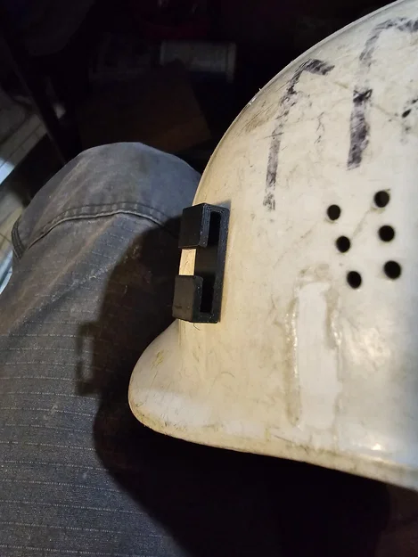 Giá đỡ đèn đội đầu cho bump cap (bump cap head lamp bracket) - Image 1