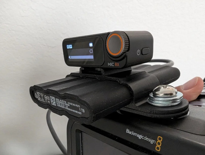 Ngàm BMPCC T7 Shield kèm Cold Shoe cho Black Magic Pocket Cinema Camera - Image 1