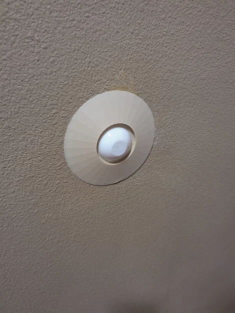Huy Hiệu Chặn Cửa (Door Stopper Medallion) - Image 3