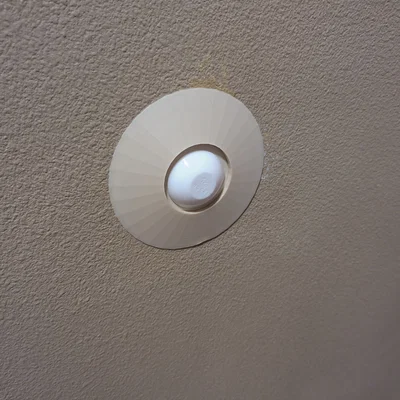 Huy Hiệu Chặn Cửa (Door Stopper Medallion)