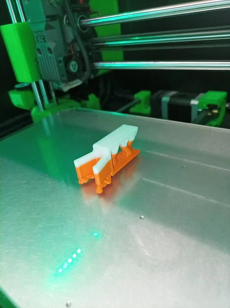Giá treo bàn chải đánh răng 3D gắn cạnh kệ 20mm tiện lợi - Image 2