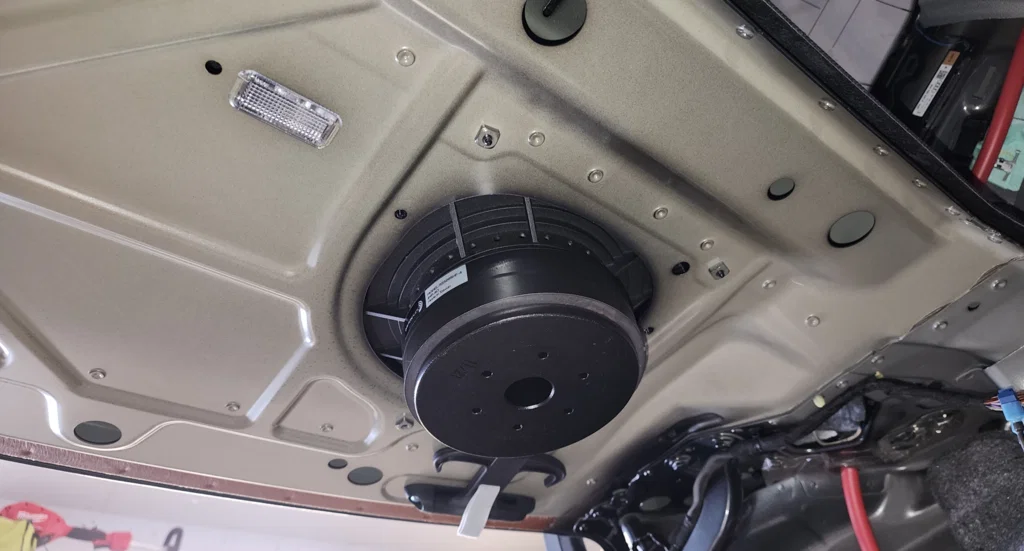 Giá đỡ adapter subwoofer 10" V2 cho Audi A3/S3 8V/8V5 (thay 8V0035412) - Image 6