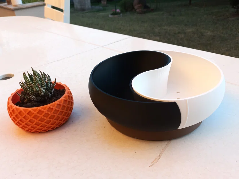 Chậu cây cảnh Âm Dương (Ying Yang Planter) trang trí nhà cửa - Image 3