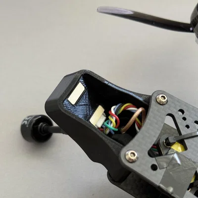 Giá đỡ ăng-ten SMA và module GPS M10 cho khung AOS 5 V5