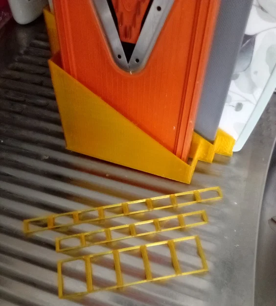 Giá/khay thoát nước nhà bếp (Kitchen drip stand/holder) - Image 1