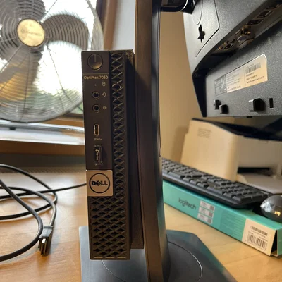 Giá treo máy tính Dell Optiplex Micro lên màn hình HP Z22n