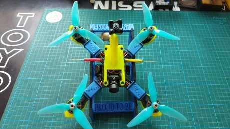 PARTE DERECHA e IZQUIERDA – Giá đỡ/kệ trưng bày cho drone 210mm - Image 3