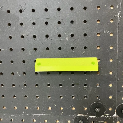 Ngàm treo pegboard cho chổi khoan Ryobi (Ryobi Drill Brush Pegboard Mount)