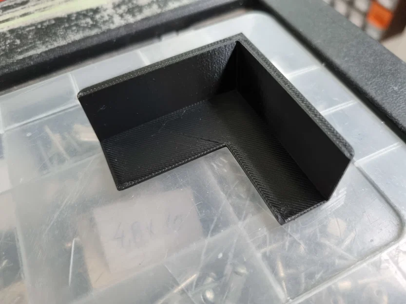 Ốp bảo vệ góc cho thùng nhôm định hình (Soft corner bracket) - Image 2