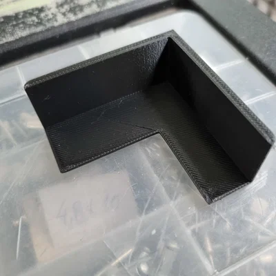 Ốp bảo vệ góc cho thùng nhôm định hình (Soft corner bracket)