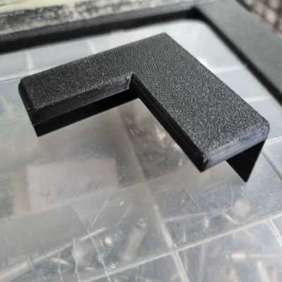 Ốp bảo vệ góc cho thùng nhôm định hình (Soft corner bracket)