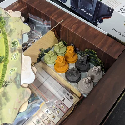 Khay Đựng Mô Hình Nhiếp Ảnh Gia Cho Board Game Redwood