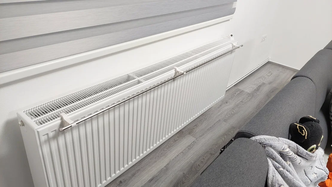 Móc treo khăn tiện ích cho lò sưởi Korado (Radiator hooks) - Image 2