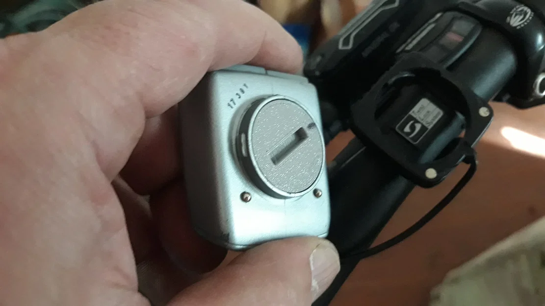 Nắp đậy pin thay thế cho đồng hồ xe đạp Sigma BC-906 - Image 3