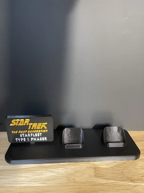 Giá trưng bày kép cho mô hình Star Trek Type 1 Phaser in 3D - Image 2