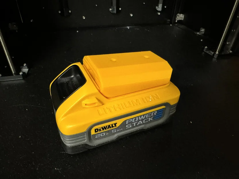 Giá treo pin Dewalt tiện lợi (Thiết kế không khóa) - Image 1