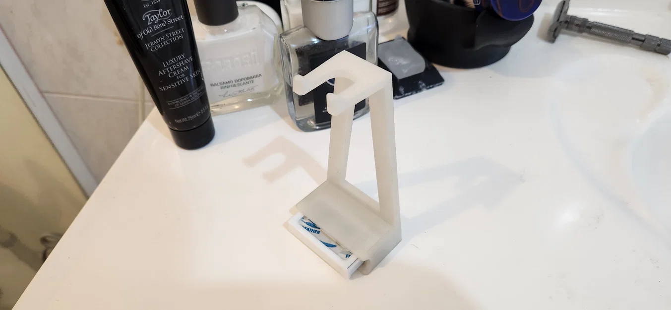 Đế treo dao cạo DE kèm khe chứa lưỡi (DE Safety Razor Stand with Blade Slot) - Image 2