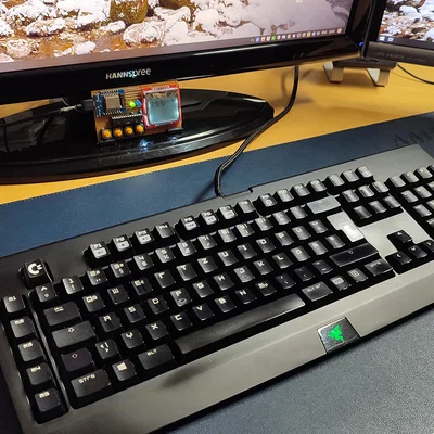 Phím ESC Cherry MX với logo Commodore