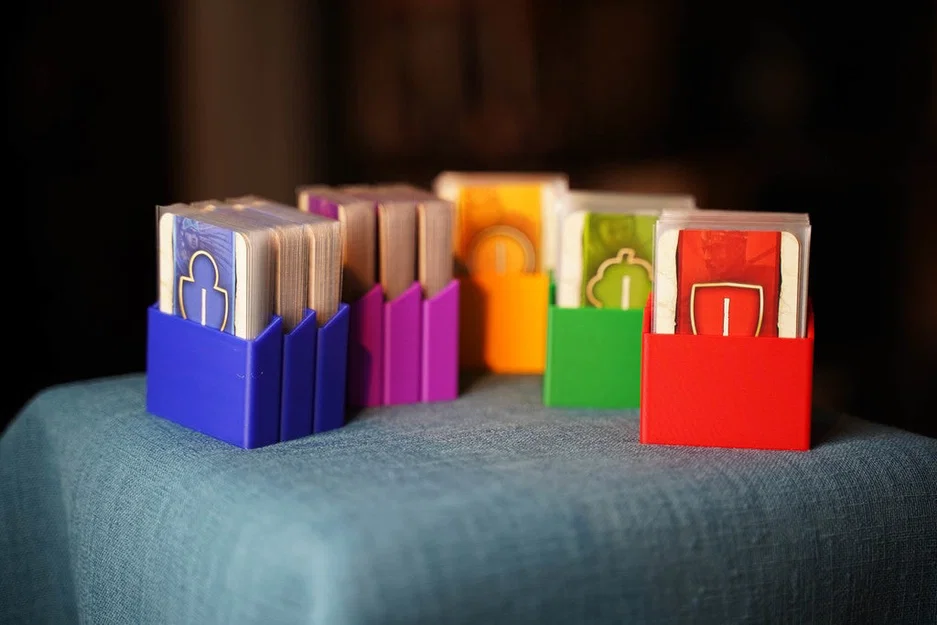Hộp đựng thẻ bài Hadara (Hadara Card Container) - Image 1