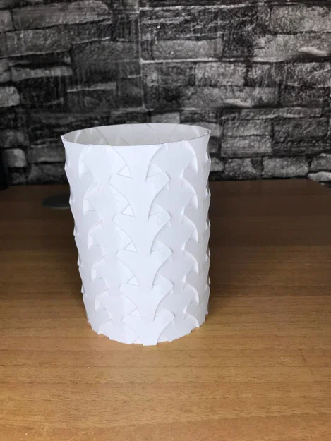 Bình hoa họa tiết Celtic tinh tế in 3D (VASE CELTIC PATTERN 2) - Image 1