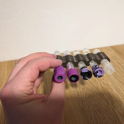 Khay giữ ống nghiệm y tế 3D (Sample Vial Holder) tiện lợi