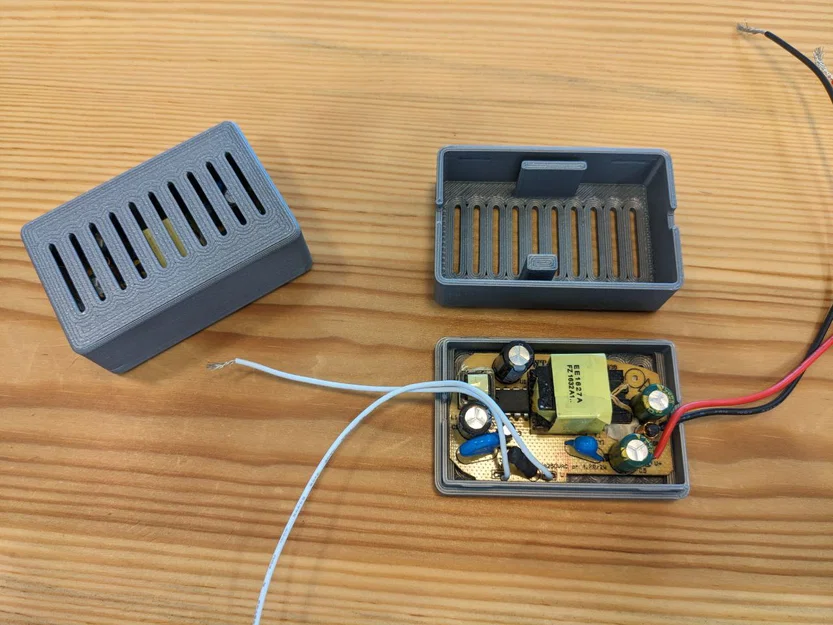 Vỏ hộp bảo vệ mô-đun nguồn 5V cho dự án DIY (Không cần ốc vít) - Image 1