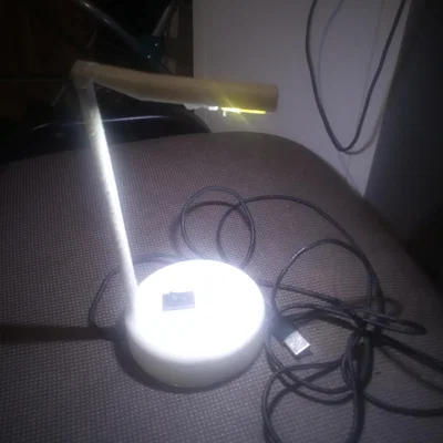Đèn có pin (Lampka z baterią)