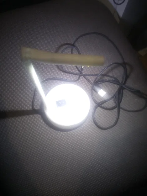 Đèn có pin (Lampka z baterią) - Image 2
