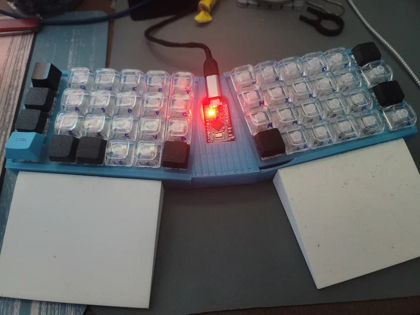Bàn phím Slightly Ergo Hotswappable Keyboard - Image 1