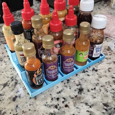 Khay Đựng 15 Chai Sốt Ớt (Hot Sauce Rack) In 3D Độc Đáo