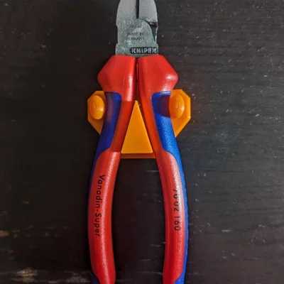 Giá treo kìm Knipex 70 02 160 cho bảng treo tường Ikea Skadis
