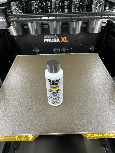 Nắp chai thay thế cho dầu Super Lube - In 3D nhanh chóng - Image 1