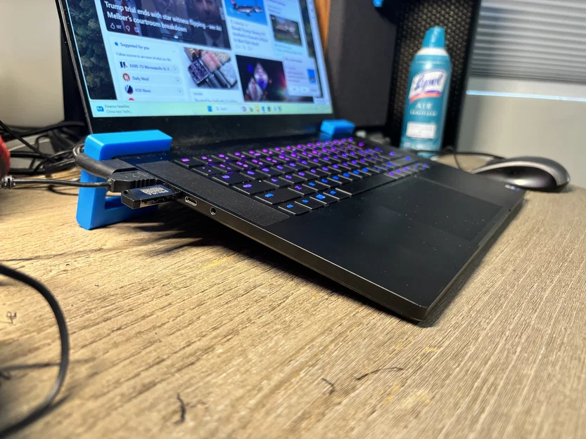 Chân đế kê laptop gaming in 3D nhỏ gọn, tản nhiệt hiệu quả - Image 1