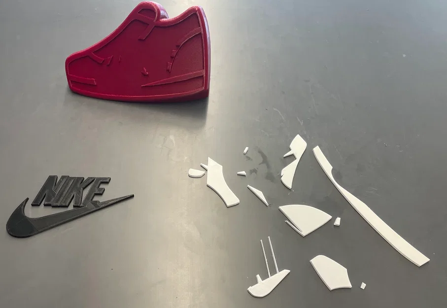 Logo Nike trên kệ giày (BẮT BUỘC scale xuống) – Nike Logo on Shoe Stand - Image 2