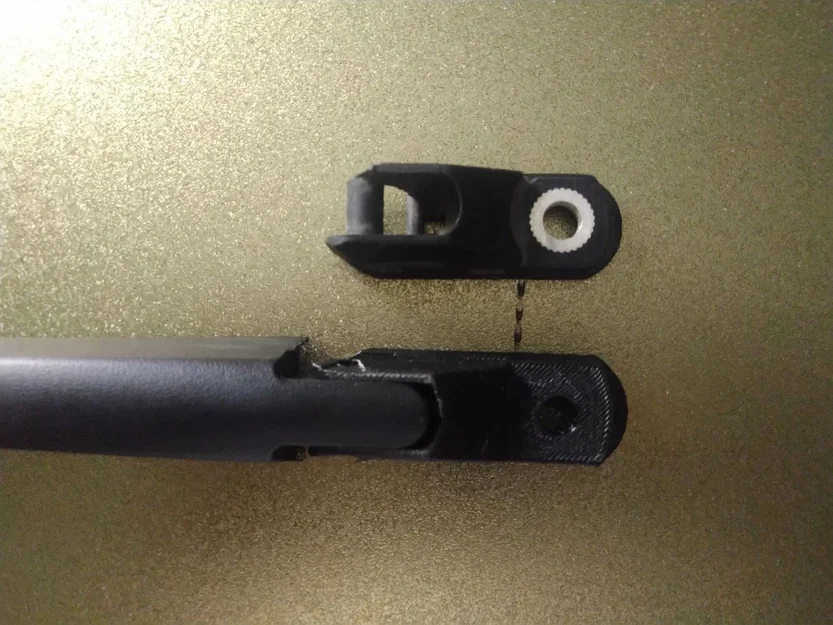 Gá/giá giữ cần gạt mưa Renault Dacia Lada (Wiper Holder) - Image 1