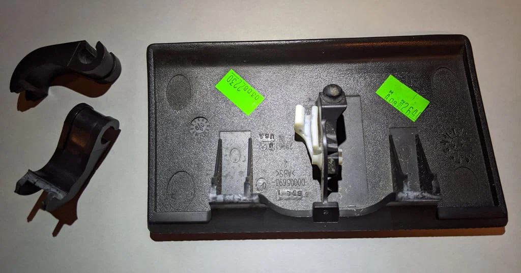 Bản vá tay nhả phanh tay RAM 1500 (Brake Release Fix) - Image 1