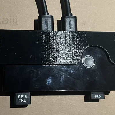 Giá treo UGREEN USB Switch cố định bàn làm việc (In 3D không cần support)