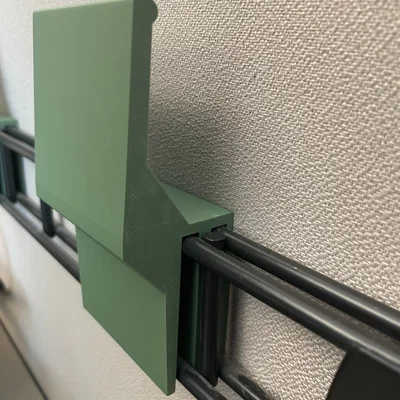 Giá treo laptop lên vách (cubicle văn phòng)