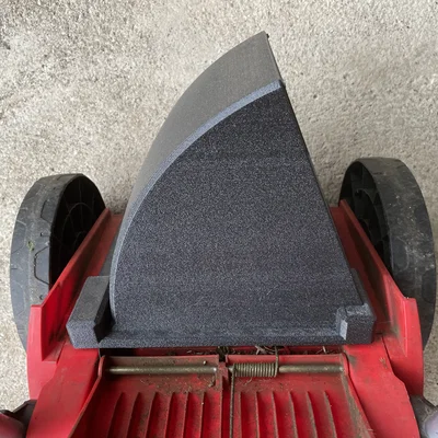 Phụ kiện máng xả cỏ 3D cho máy cắt cỏ HECHT 5035
