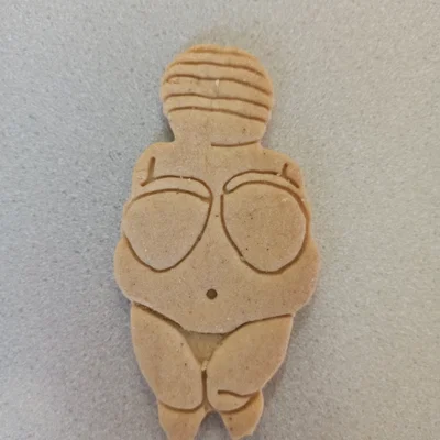 Khuôn cắt bánh quy hình tượng Venus of Willendorf độc đáo