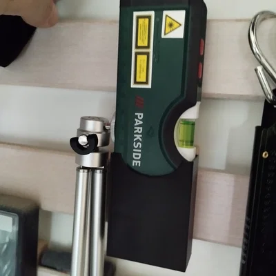 Giá treo máy cân bằng Laser Parkside thiết kế cho French Cleat