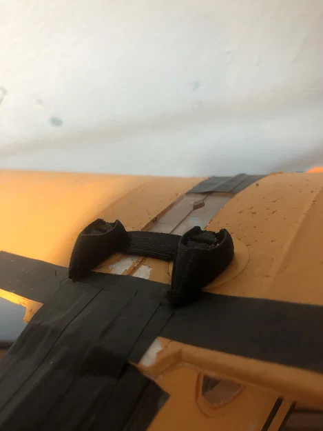 Ngàm giữ cánh (Wing Holder) cho máy bay RC G-NCUB Skylark - Image 1